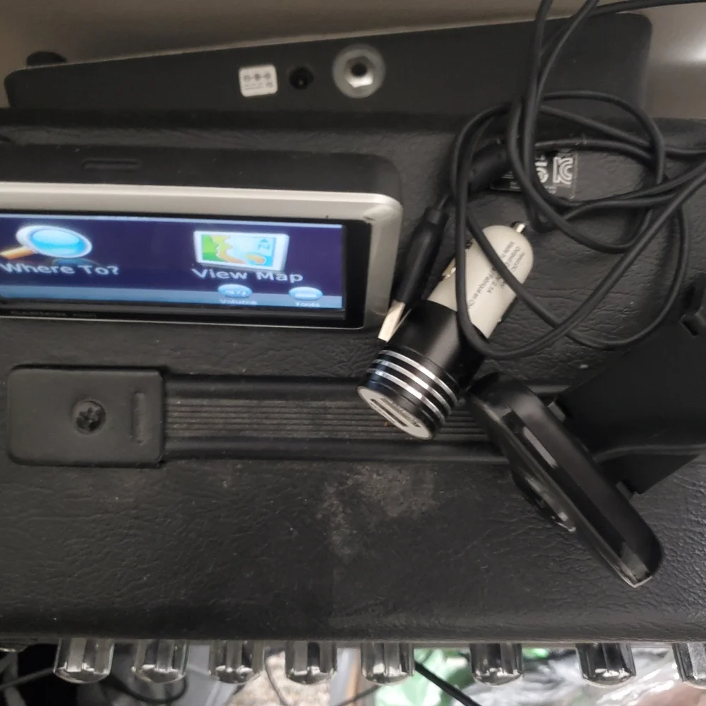 GPS & Camera - Picture 2 of 3